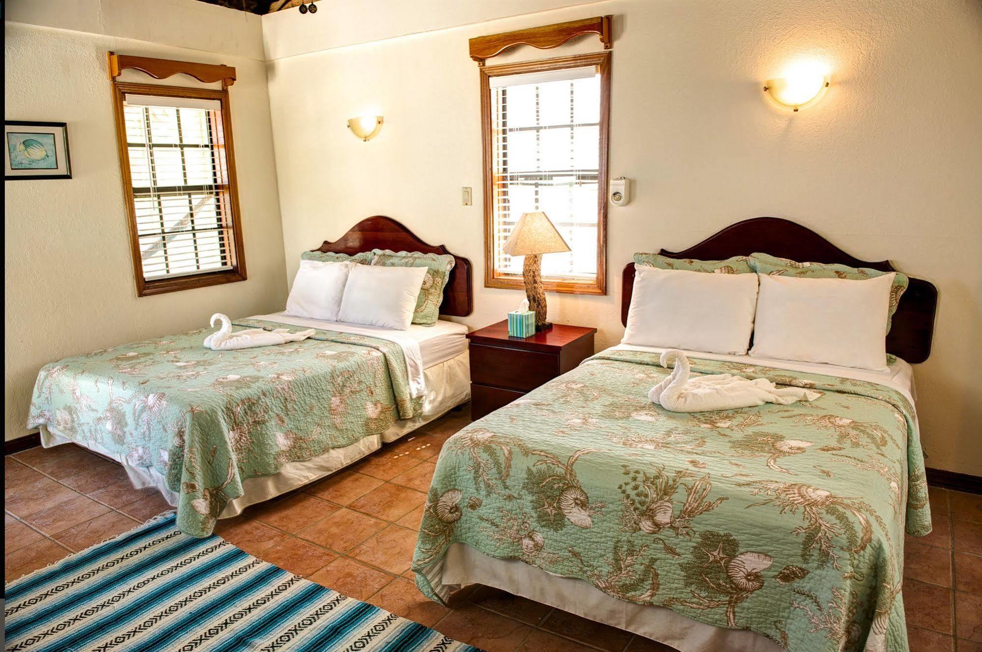 Blackbird Caye Resort Turneffe Atoll Eksteriør bilde